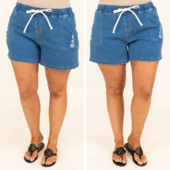 Heat Waves Shorts, Light Denim 13 Heat Waves Shorts, Light Denim -Beyond Basics 10 d26c47b7 ffed 4ed8 8b13 9fc91f71a172
