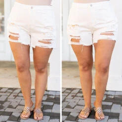 Infinite Heart Shorts, Off White 11 Infinite Heart Shorts, Off White -Beyond Basics 13 71877112 8ca2 4889 81dc a111bc41d0ec