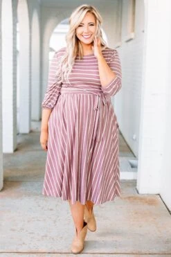 Holding Hands On The Boardwalk Dress, Mauve