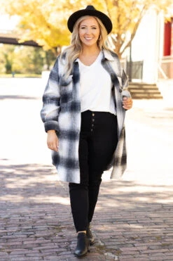 Too Busy To Handle Jeans, Black -Beyond Basics 1I5A1558