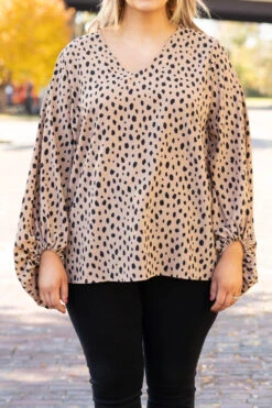 Kind Ways Top, Taupe -Beyond Basics 1I5A7872