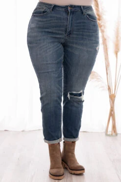 Highly Recommended Jeans, Dark Wash -Beyond Basics 373A4851