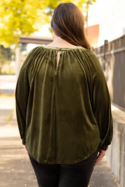 Sweet Velvet Top, Olive -Beyond Basics 5E1A0349 c823354f 48d6 477d aa4b 3e0dc198a51d