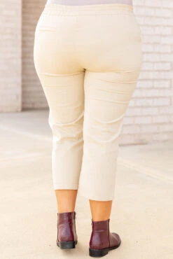 Weekends Away Capris, Light Beige 9 Weekends Away Capris, Light Beige -Beyond Basics 5E1A5407 Edit