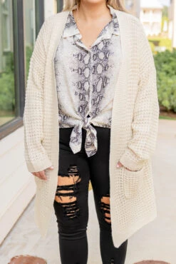 Source Of Happiness Cardigan, Cream -Beyond Basics 5E1A7203 Edit