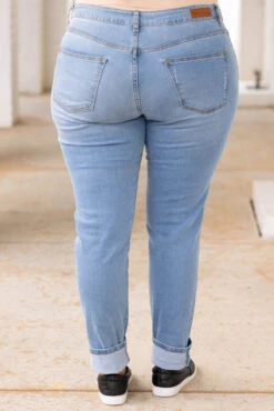 Arriving In Style Boyfriend Jeans, Light Wash -Beyond Basics ArrivingInStyleBoyfriendJeans LightWash 7331