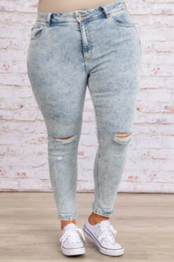 Stay Late Jeans, Light Wash 10 Stay Late Jeans, Light Wash -Beyond Basics DSC 5121 26cd78ac a319 460a bb46 134daa60b167