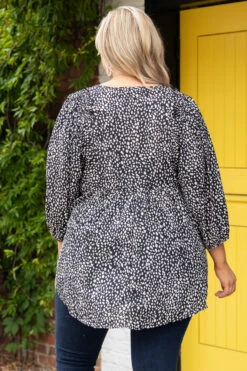 Lose Your Breath Top, Black -Beyond Basics LoseYourBreathTop Black 6302