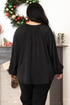 My Heart Awaits Top, Black -Beyond Basics MyHeartAwaitsTop Black 0496