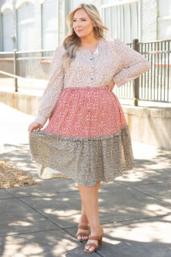 Surrounded By Flowers Dress, White -Beyond Basics SurroundedByFlowersDress White 0500